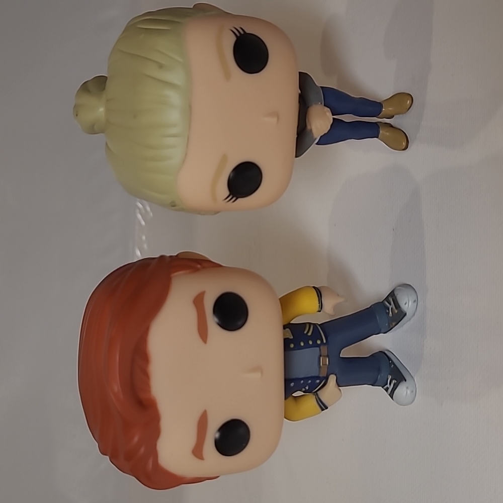 Funko pop Riverdale Hot topic 586. 587 Archie Andrew .Betty Cooper  no box